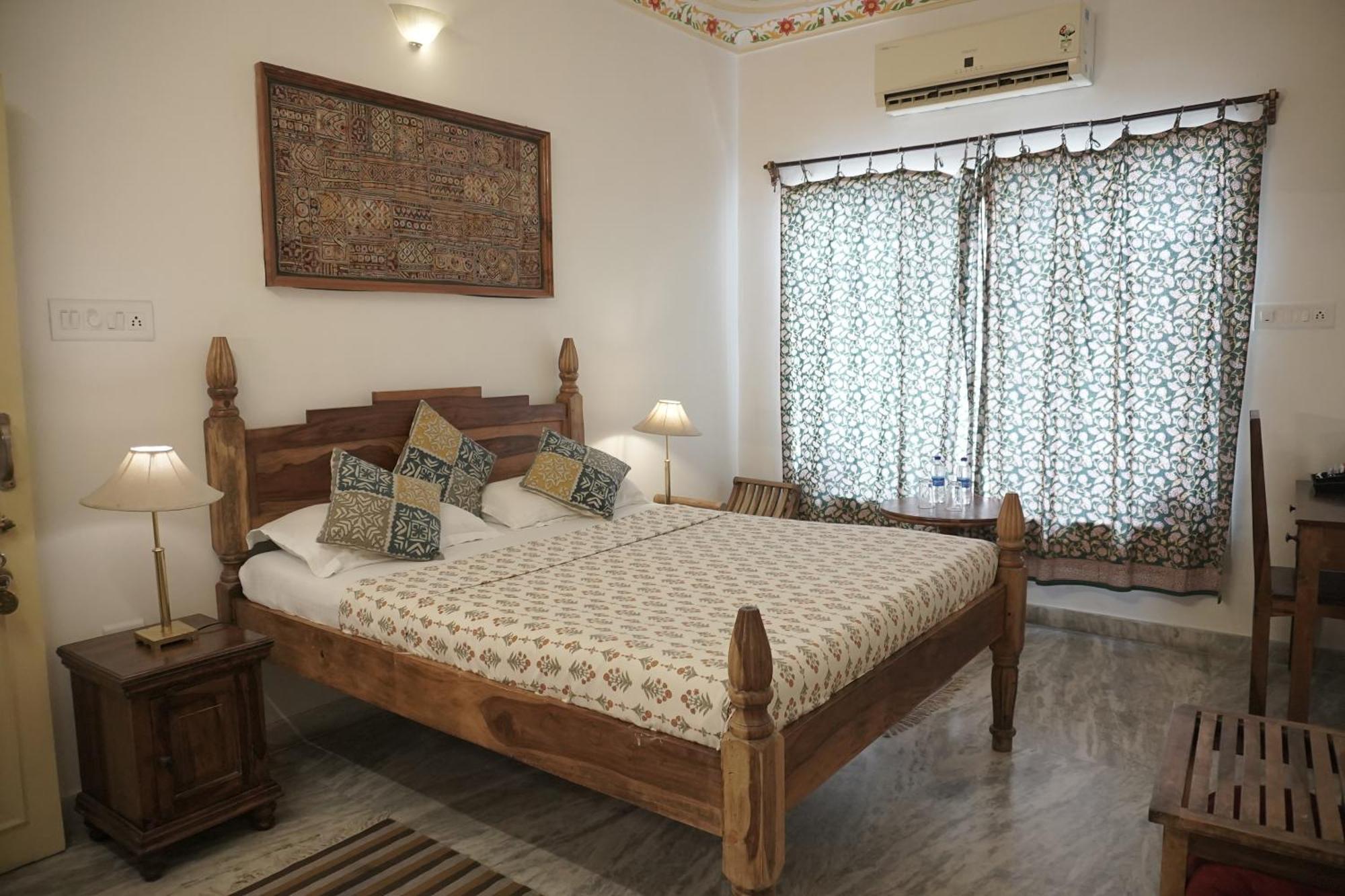 אודייפור Hotel Pratap Bhawan מראה חיצוני תמונה