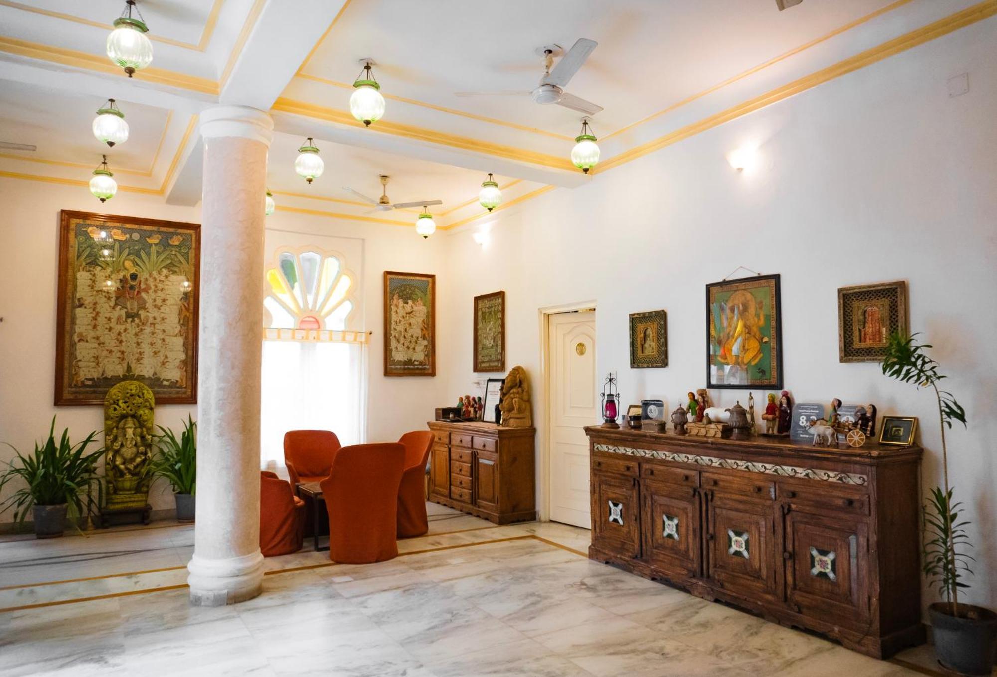 אודייפור Hotel Pratap Bhawan מראה חיצוני תמונה