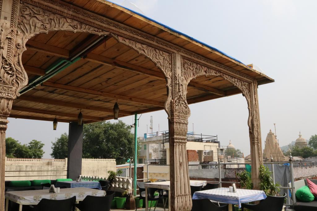 אודייפור Hotel Pratap Bhawan מראה חיצוני תמונה