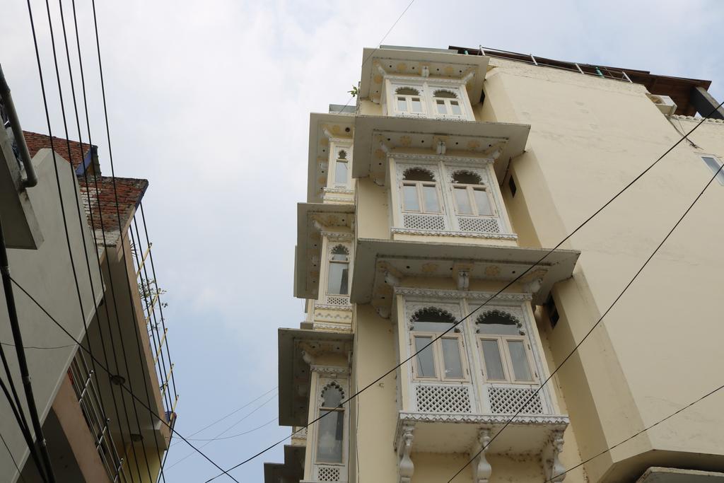 אודייפור Hotel Pratap Bhawan מראה חיצוני תמונה